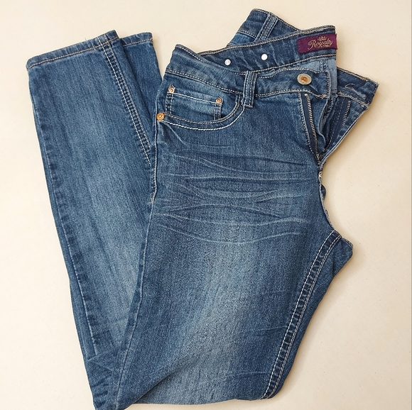 Stunning Pocket Embroidery on Royalty by YMI Mid Rise Skinny Jeans Size 10 - Picture 13 of 13